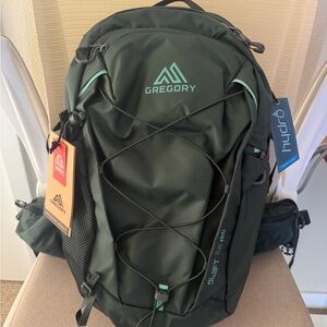 NWT Gregory Swift 22 H2O Women’s Hiking Backpack Emerald Frost w/ 2L Reservoir
